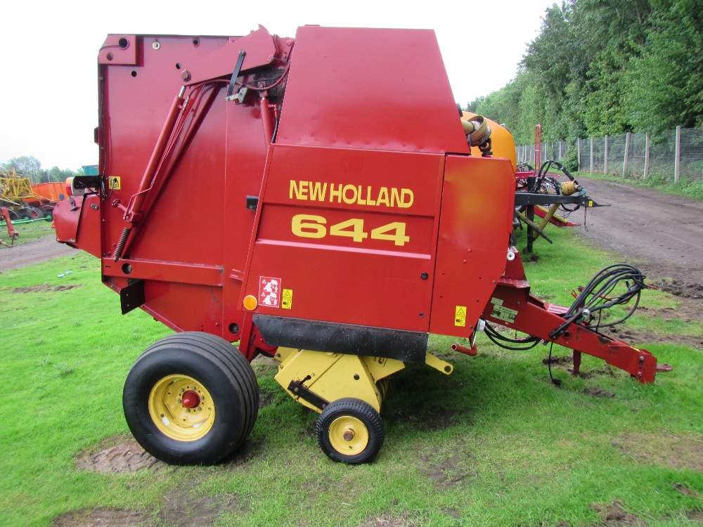 New Holland 644 Round Belt Baler