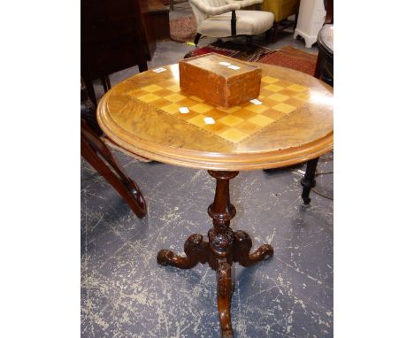 A WALNUT TRIPOD TABLE, THE ROUND TOP INLAID WITH A CHESS BOARD.   H.70 x Dia.55cms TOGETHER WITH A RED AND WHITE BONE CHESS S