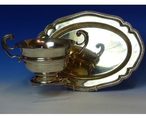 A SILVER HALLMARKED TWO HANDLED TROPHY BOWL ENGRAVED 1911, WEIGHT 263grms AND A SILVER HALLMARKED OVAL TRAY FOR HARRISON BROT