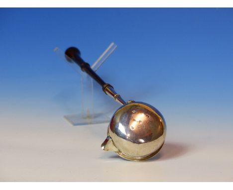 A GEORGIAN SILVER HALLMARKED TODDY LADLE WITH A WOODEN TURNED HANDLE.&nbsp;