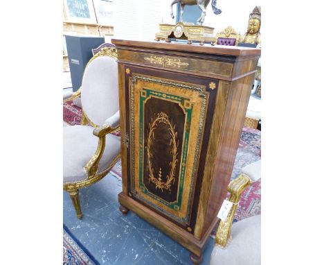 A LATE 19th.C.MARQUETRY SIDE CABINET, THE RECTANGULAR WALNUT TOP ENCLOSED BY YEW WOOD EDGING, THE DOOR INLAID WITH AN OVAL OF