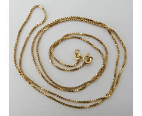 An 18ct gold box chain, length 70cm, weight 7.8gms Condition Report: light general wear, clasp ok.