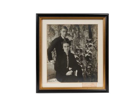 The Duke and Duchess of Windsor signed presentation portrait photograph dated 1940, the photograph taken and signed in the bo
