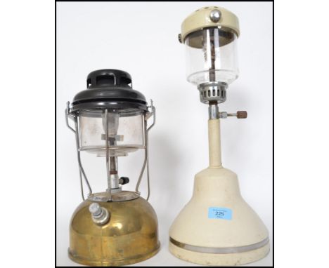 A vintage mid 20th century industrial Bialaddin model T10 pressure paraffin table lamp having painted enamel finish along wit