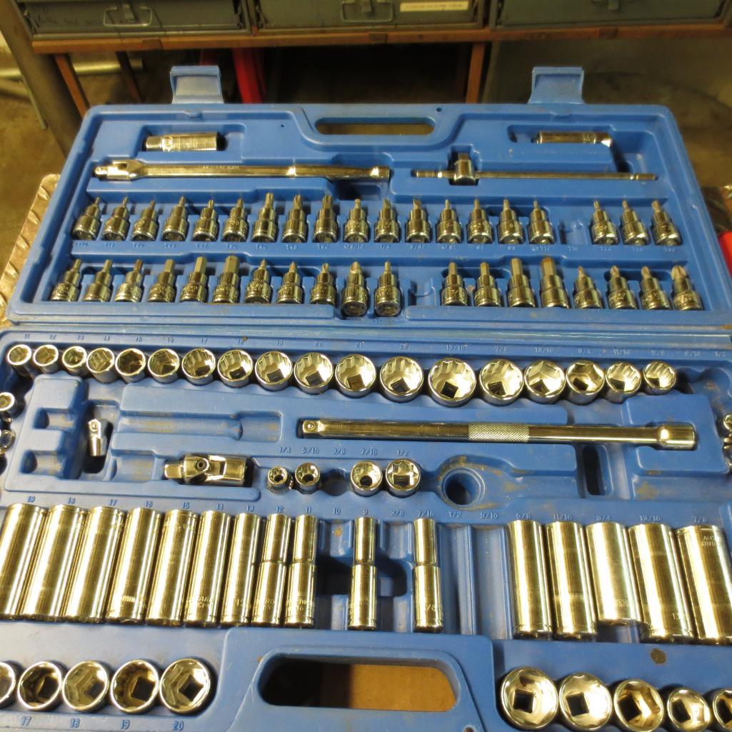 Socket Sets with Torque Wrench