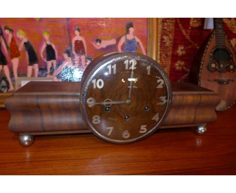 A 1930's mantle clock 
