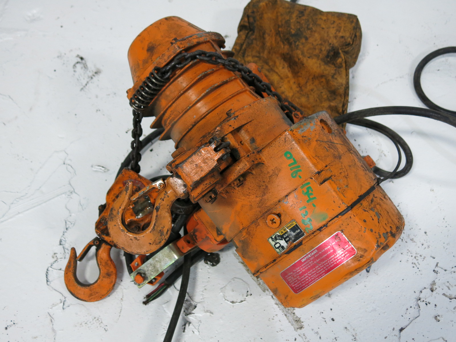 Harrington Electric Chain Hoist 1/2 TON, Model ES3B219, Serial 431291
