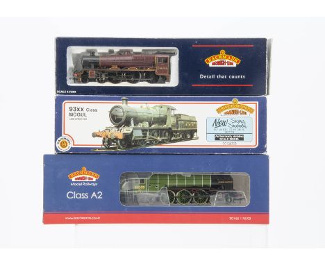 Bachmann OO Gauge Steam Locomotives and Tenders, three boxed examples 31-527 A2 Tudor Minstrel 60528 in BR Apple Green livery