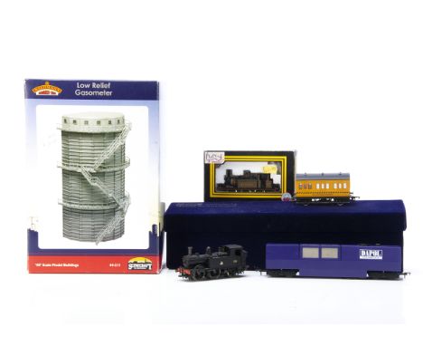 Dapol 00 Gauge Tank Engine Track Cleaning Car and Bachmann Gasometer and Hornby Track Cleaning Coach, Dapol D100 LBSC umber T