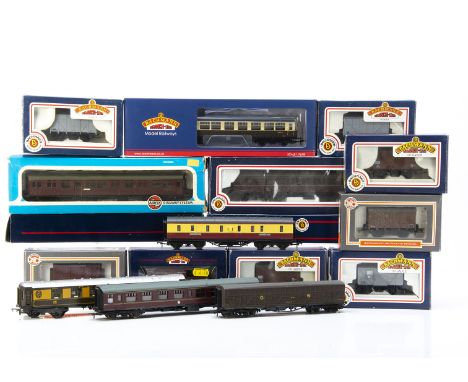 Bachmann Airfix and Dapol 00 Gauge Coaches and Goods Rolling Stock, Bachmann Collett BR red/crimson Coaches (2), 39-580 BR ch