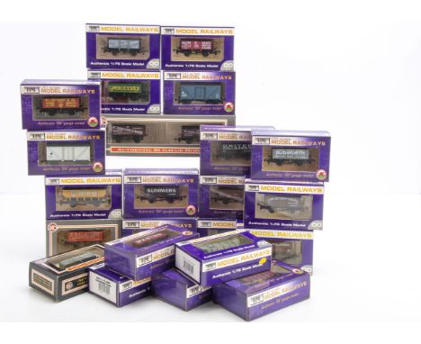 Dapol OO Gauge Goods Wagons, a boxed collection comprises private owner plank wagons (13), a Websters two wagon set B522, Lim