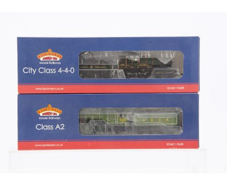 Bachmann OO Gauge Steam Locomotives and Tenders, two boxed examples 31-525 Class A2 525 AH Peppercorn in LNER apple green liv