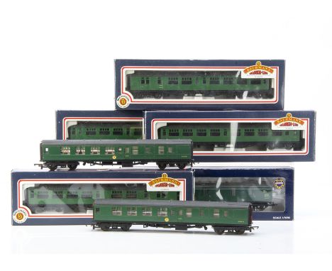 Bachmann and Tri-ang 00 Gauge BR SR green Coaches, Bachmann, 34-500 (2), 34-550A and 34-526 Bulleid Coaches, 39-273 BR Mk 1 G