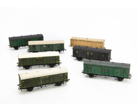 Six 0 Gauge SR 4-wheel Utility Vans and an unfinished 6-wheeled Van, all appear kit-or scratch-built and with fine-scale insu