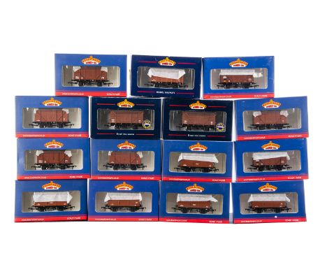 Large collection of Bachmann 00 Gauge BR 4-wheel 12T Vans including Fruit, Plydoor, Ventilated Fruit, Mogo and others, allin 