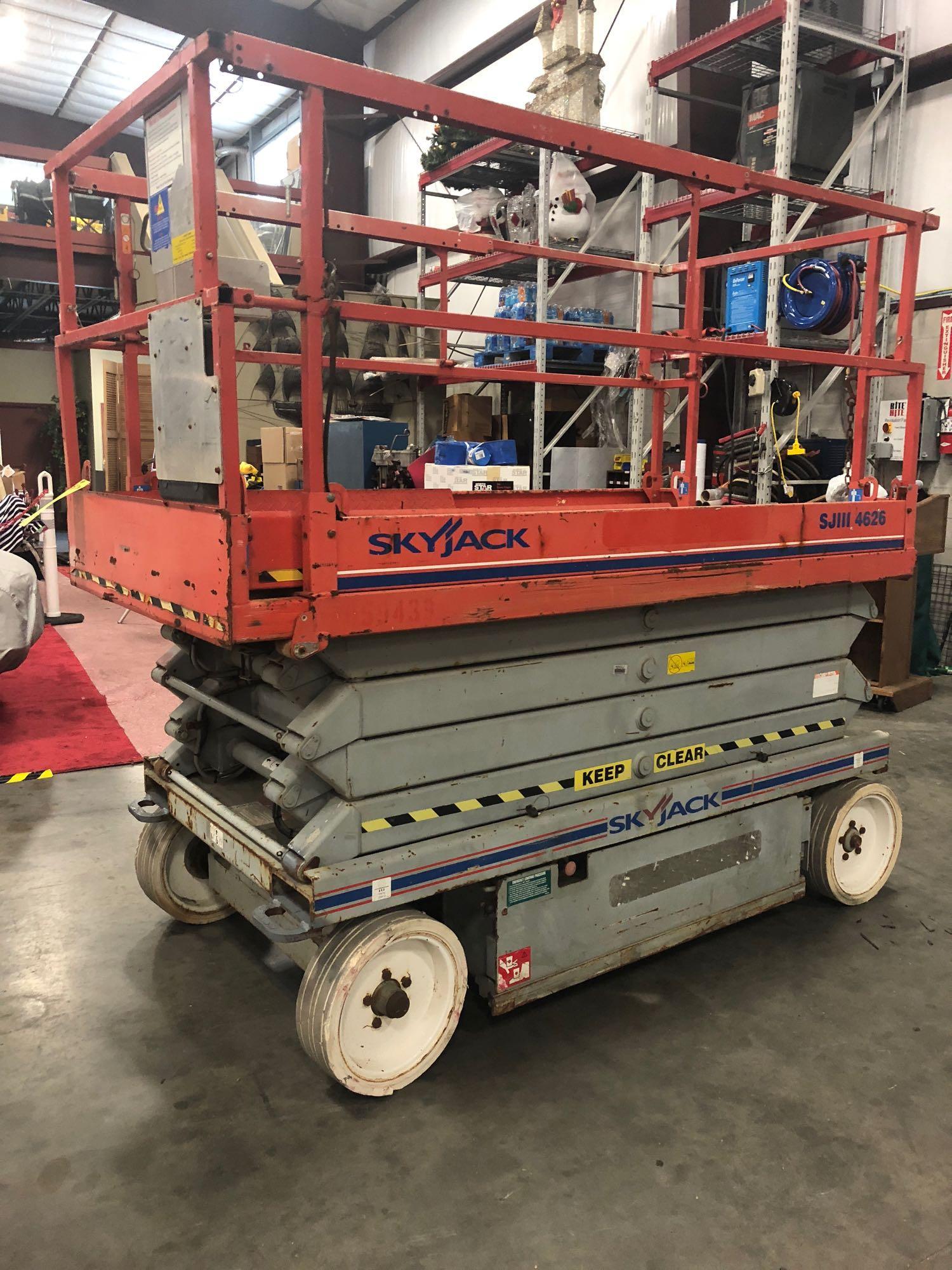 2008 SKYJACK SJIII 4626 ELECTRIC SCISSOR LIFT, BUILT IN BATTERY CHARGER