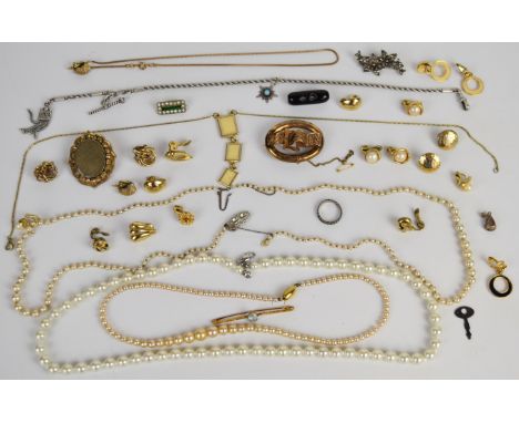 A collection of jewellery including two Victorian mourning brooches, 9ct gold brooch (2.4g), earrings, faux pearls, silver ri