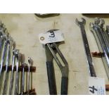 Pliers