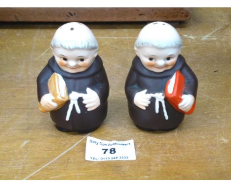 GOEBEL SALT AND PEPPER MONKS H: 3"