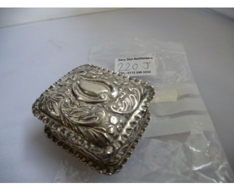 SILVER EMBOSSED TRINKET BOX W: 1.4OZT