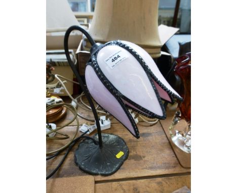 FLOWER SHAPED METAL LAMP H: 13.25"