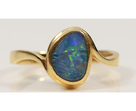 A 14K gold opal triplet dress ring, R 1/2, 3.7g