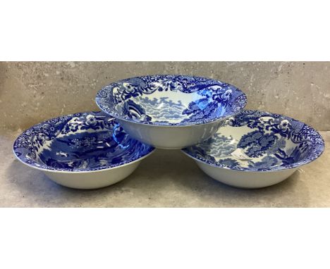 Three Copeland Spode Blue Italian bowls. Approx. 24 cms diameter. Est. £10 - £20. 