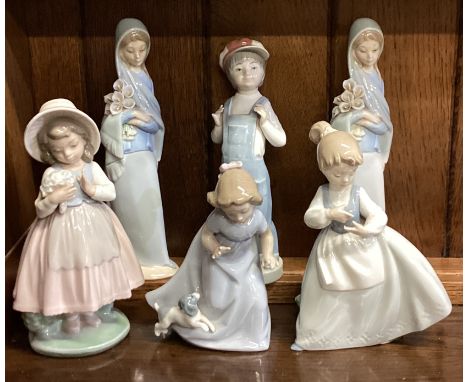 A collection of Lladró and Nao figures. Est. £20 - £30.