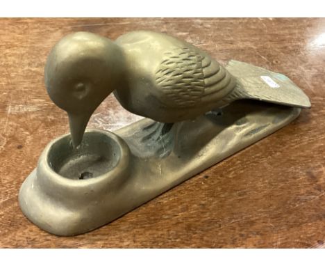 A 20th Century brass woodpecker door knocker. Est. £20 - £30.