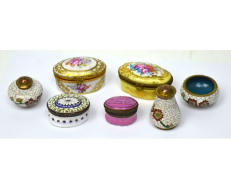 A late 18th early 19th century Bilston enamel patch box with inset mirror to the hinged cover, inscribed 'I'll love you long 