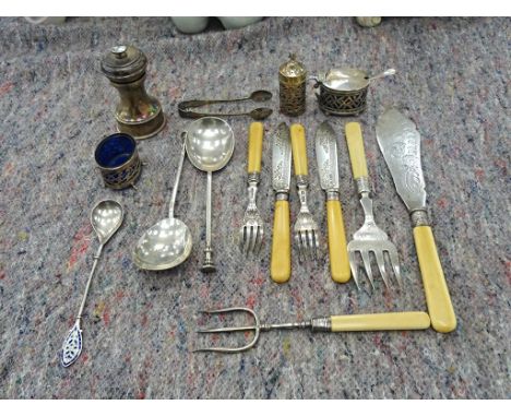 A mixed quantity of items to inc:- A pair of silver seal top spoons by Messrs Hutton & Sons, London 1910,  a pair of Victoria