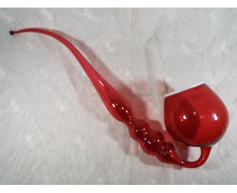 A cranberry glass Nailsea pipe - Est £30 - £50