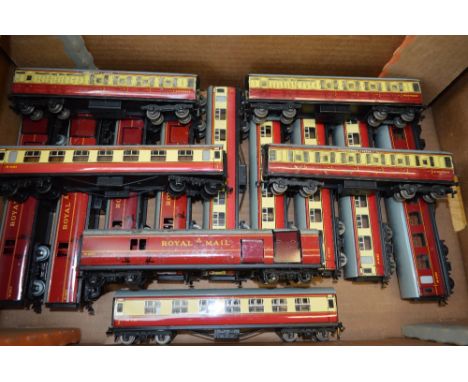 A COLLECTION OF FIFTEEN UNBOXED HORNBY DUBLO OO GAUGE TRAIN CARRIAGES, to include five (W807) Royal Mail carriages, seven M s