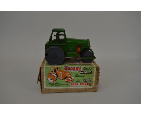 A BOXED TRI-ANG MINIC SERIES II TINPLATE CLOCKWORK AVELLING BARFORD ROAD ROLLER, No.3077, green livery with grey wheels, comp