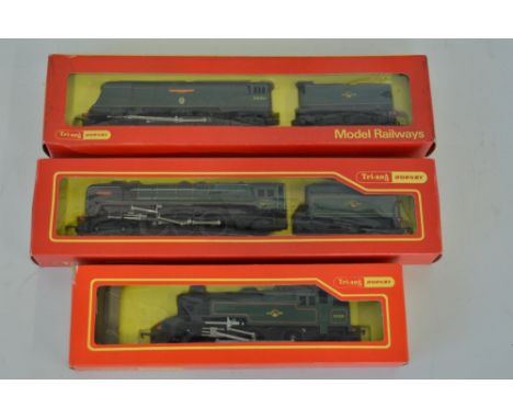 THREE BOXED TRI-ANG HORNBY OO GAUGE LOCOMOTIVES, 'Winston Churchill', No.34051, B.R. green livery (R.356S/R.38), with 'Britan