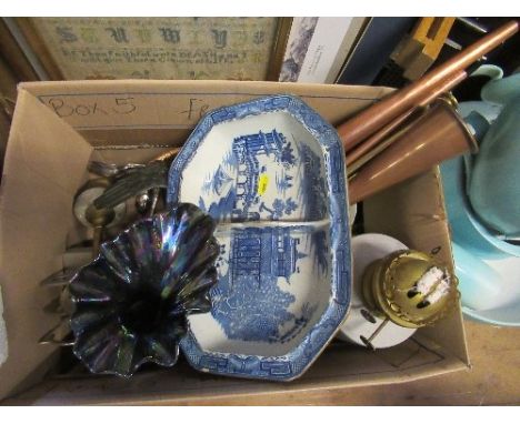 A box of assorted items, to include oil lamp, coaching horn, blue and white dish, Star Trek chess set etc