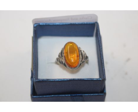 A 925 vintage silver and  amber set ring, size N/O