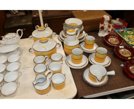 A quantity of stoneware Midwinter dinnerware 