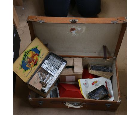 A suitcase with Bayko model kit 