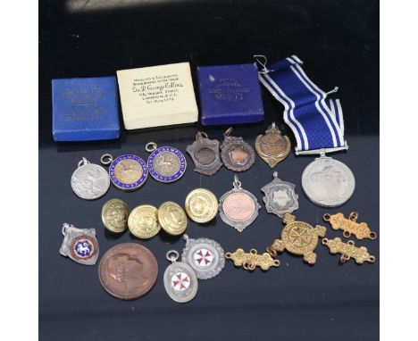 Various Vintage Tug-Of-War prize medals, including some silver (boxful) 