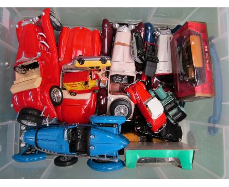 Assorted diecast cars including Burago 1:18, 1:20 and 1:24 scale examples 