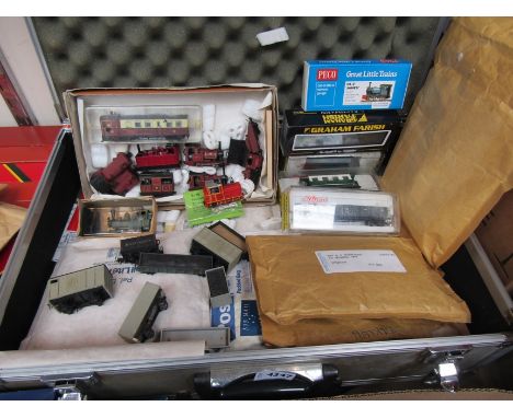 Assorted narrow gauge, H0e, 009 and N gauge model railway items including boxed Bachmann 371927 8750 Pannier Tank locomotive,