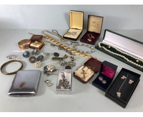 Antique and vintage costume jewellery to include bracelets, pearls, brooches, earrings, pendants, cigarette case etc