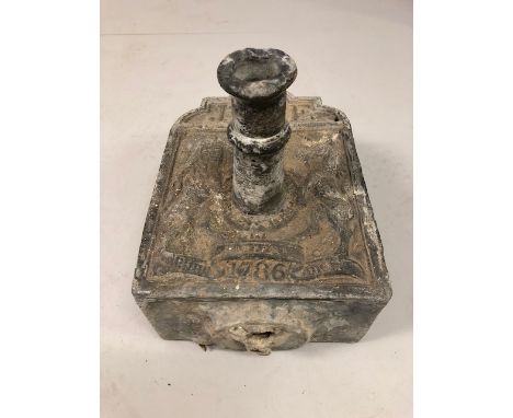 Architectural antiques, 18th century lead water hopper or down spout, the front plate with Royal coat of arms in high relief,