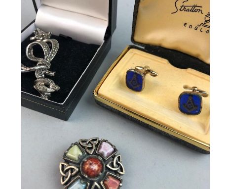 LOT OF VINTAGE COSTUME JEWELLERY, including brooches, cufflinks, necklaces, and other examples