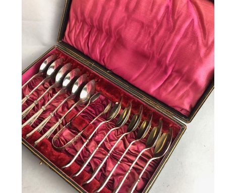 LOT OF SILVER PLATED FLATWARE, including mother of pearl pastry knives and forks, a Queen's pattern ladle, and other boxed ex