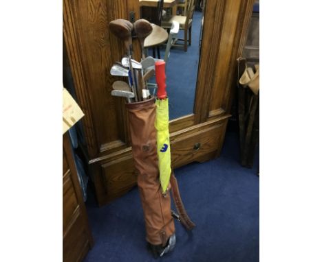 SET OF VINTAGE GOLF CLUBS