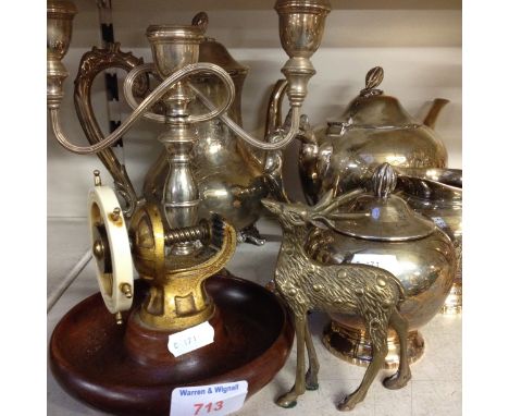 A NUT CRACKER FORMED AS A SHIP'S WHEEL ON WOODEN BASE TOGETHER WITH VARIOUS METAL WARE. L4