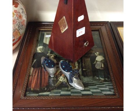 METRONOME, PRINT, PR PIN CUSHION CLOGS. D3