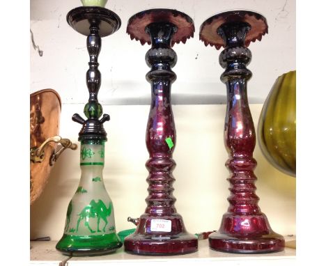 A PAIR OF GLASS STANDS AND A SHISHA PIPE, H55CM. J5